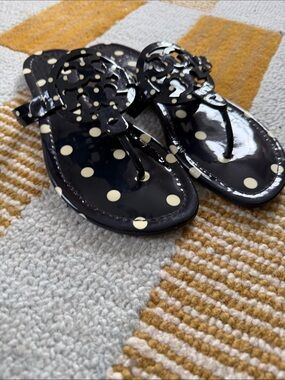 Tory Burch Miller patent navy blue polka dot leather sandals size women’s 8